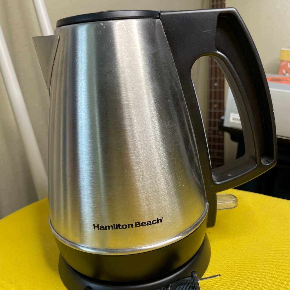 1L Hamilton Beach Stand Alone Plug In Kettle